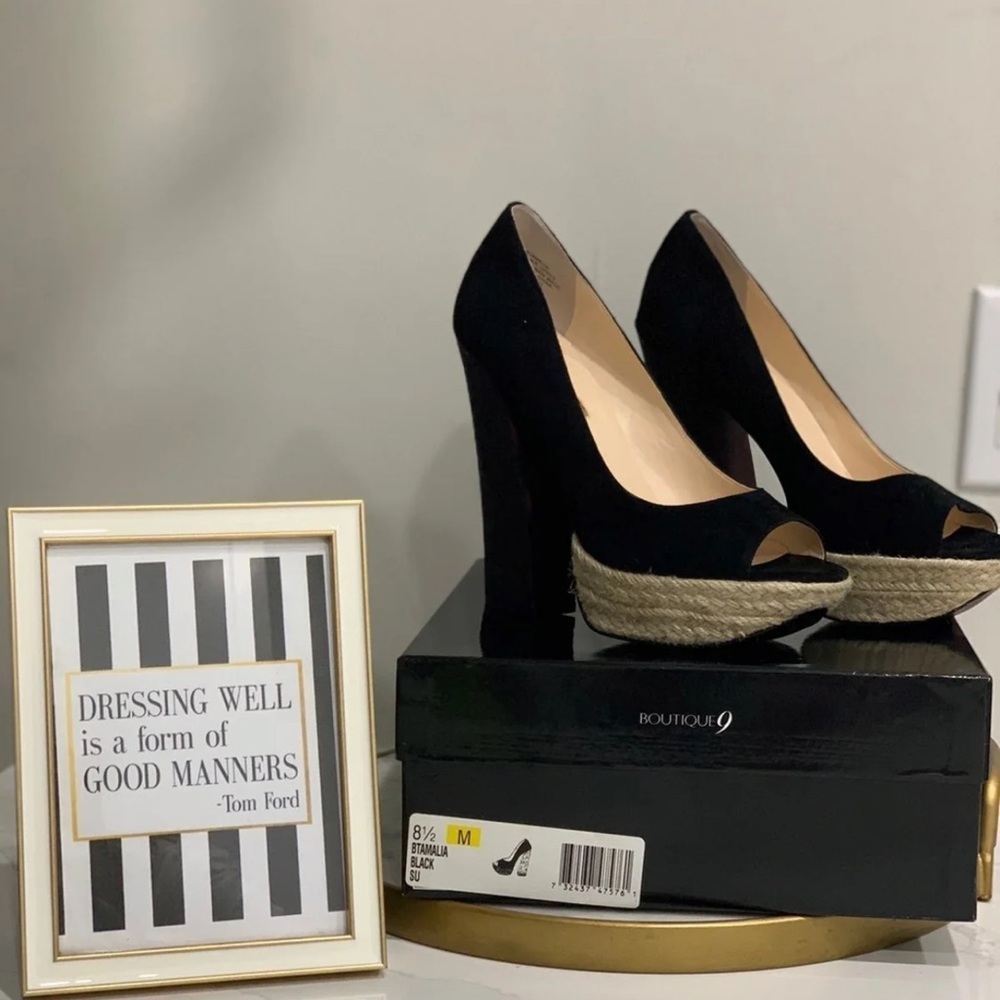 Boutique 9 Amalia Black pep toe Suede Platform Pump